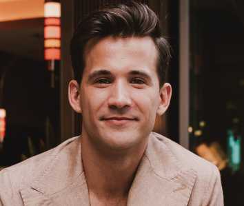 Thumbnail image for Cabaret 88 presents: Dez Duron.
