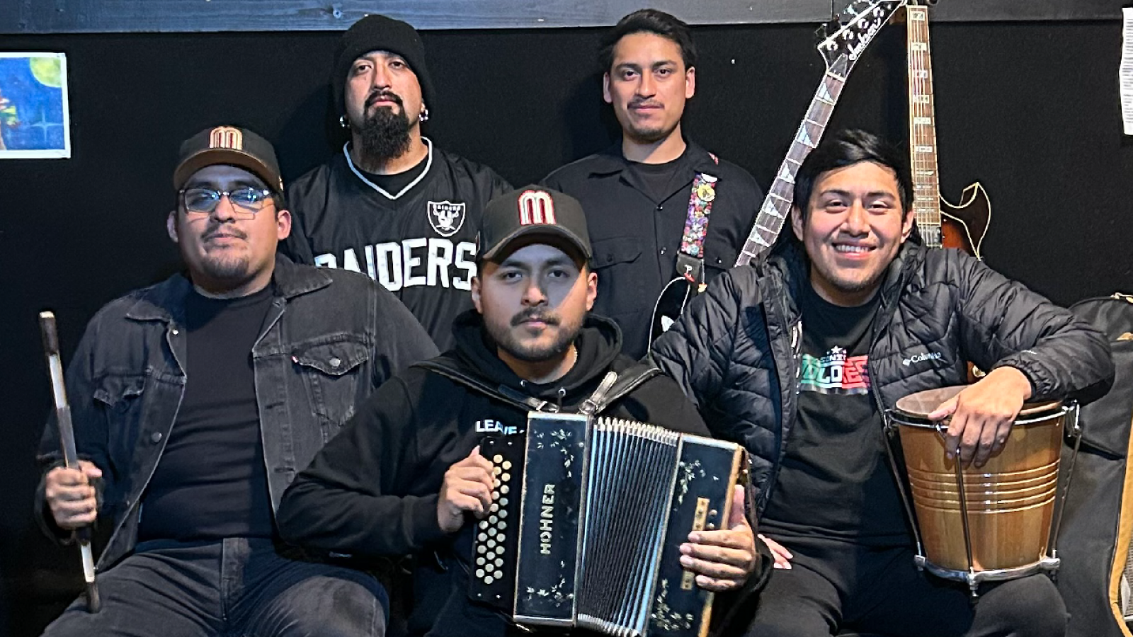 Sonidos Dolores performing live