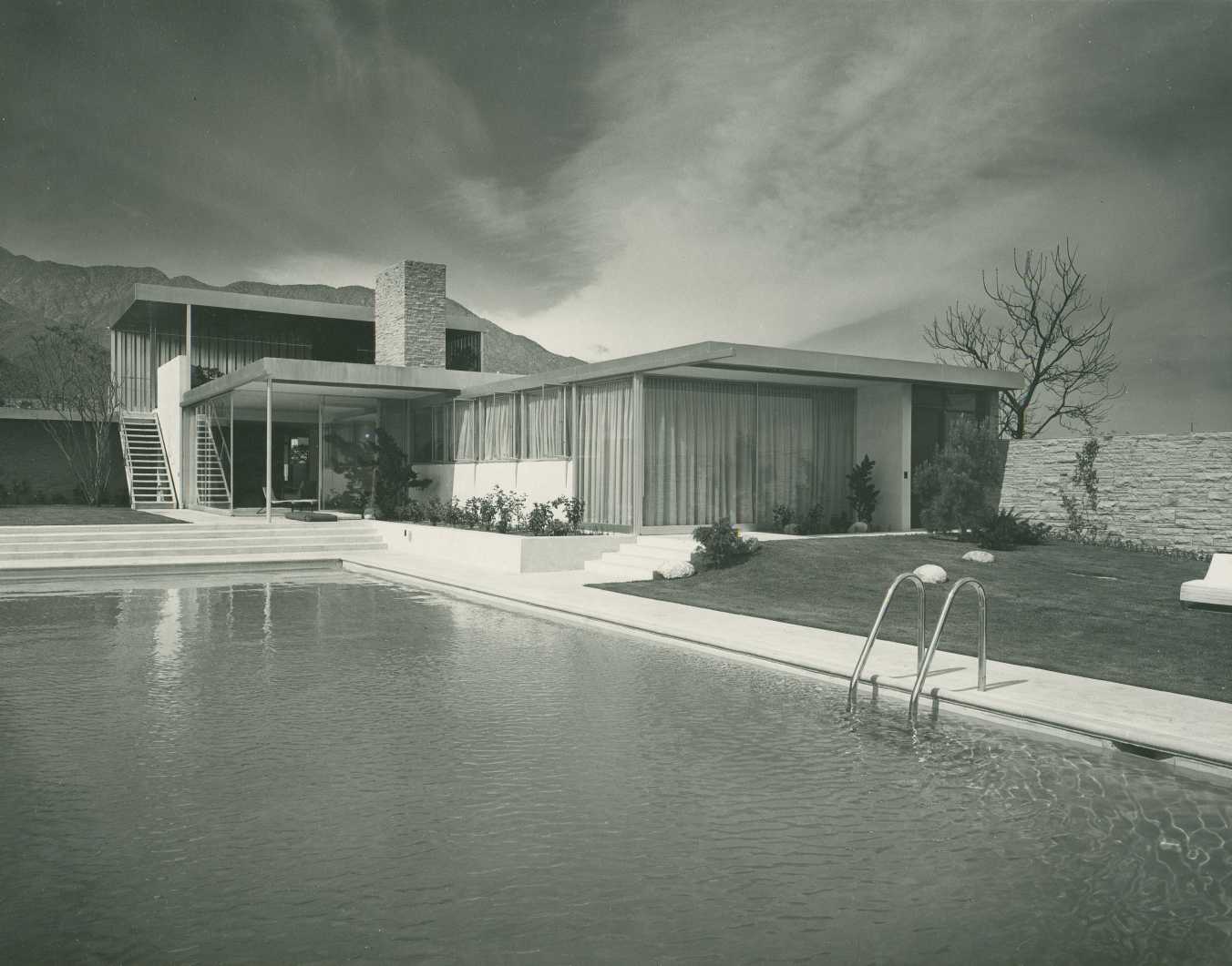 Edgar J Kaufmann House by Julius Shulman